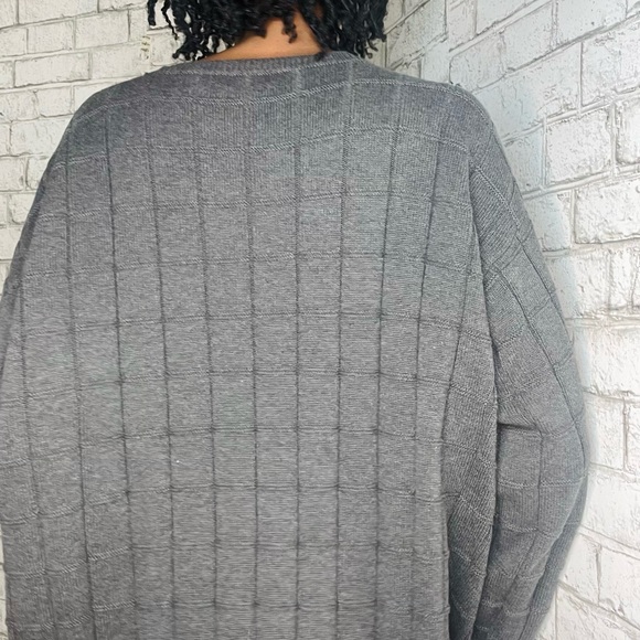 Gray Oversized Sweater - Picture 4 of 6
